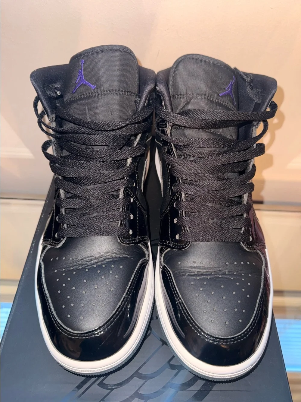 1 MID SE Jordan Men's Black Patent High-Top Sneakers with White Midsole